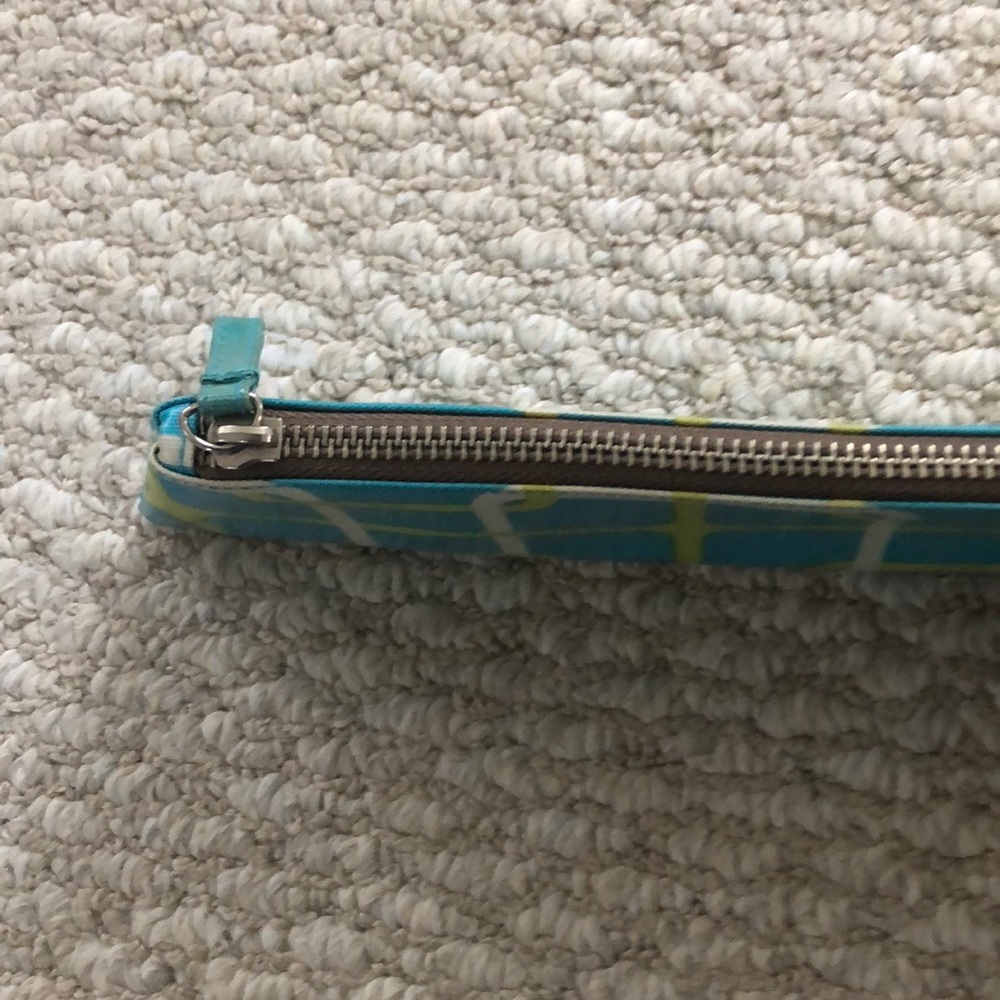 Echo Pouch - Picture 3 of 3